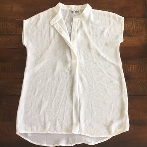 CAbi Off White Cap Sleeved Blouse Top. XS